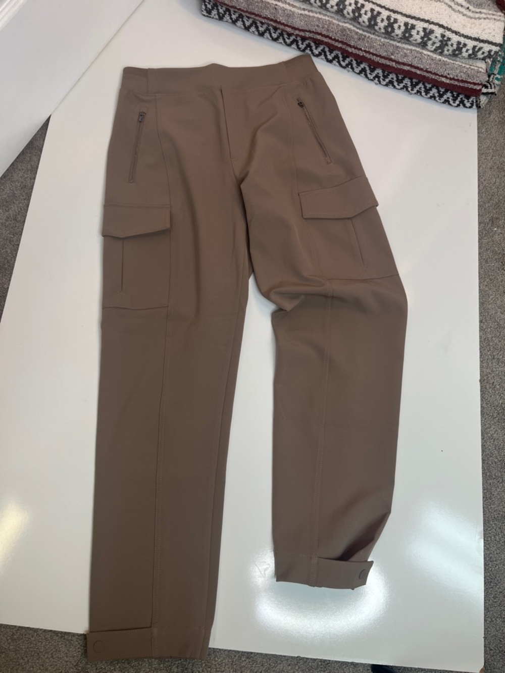 Athleta Endless High Rise Cargo Pants Joggers Tan Size 8 - Picture 4 of 9